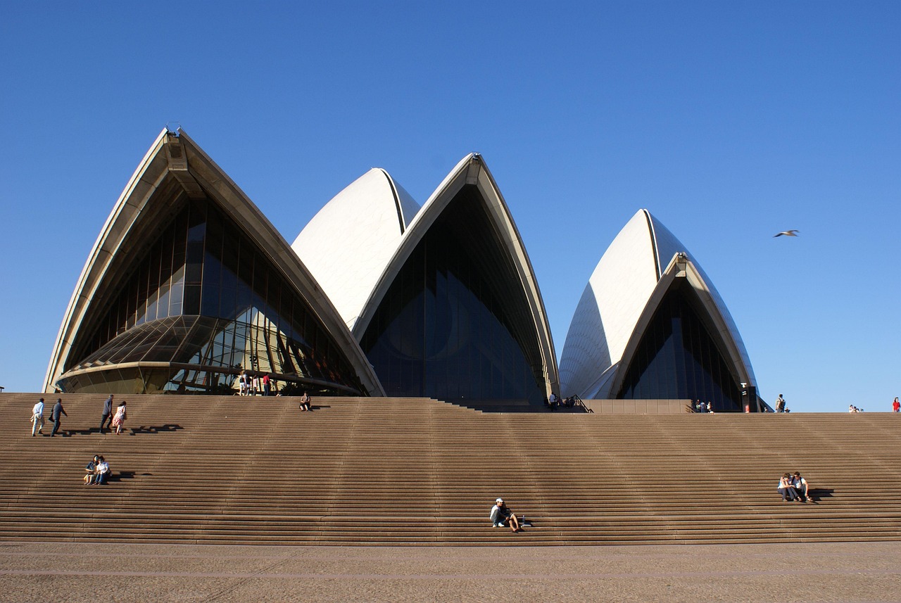 Jorn Utzon Biography